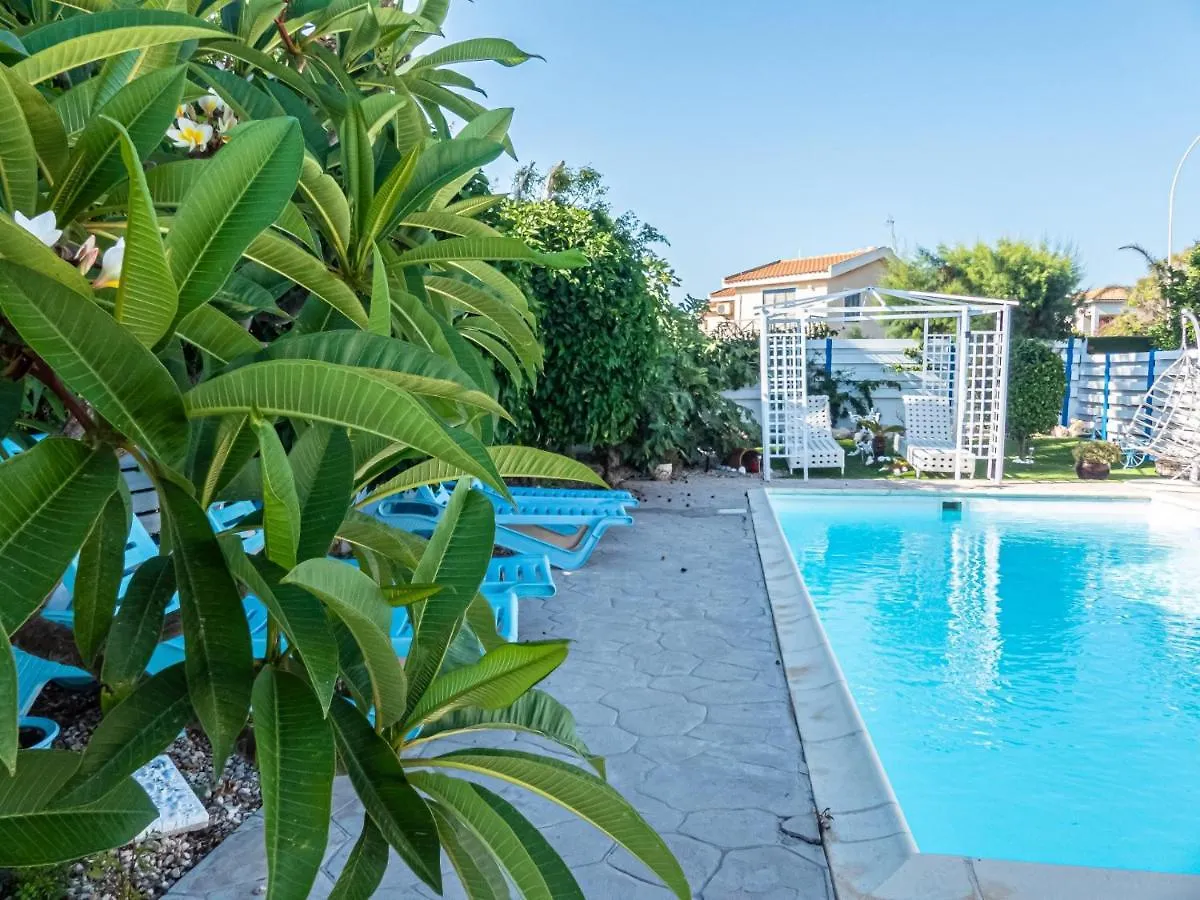 Greek Island Style 2 Bedroom Villa With Pool Next To The Sea Larnaca