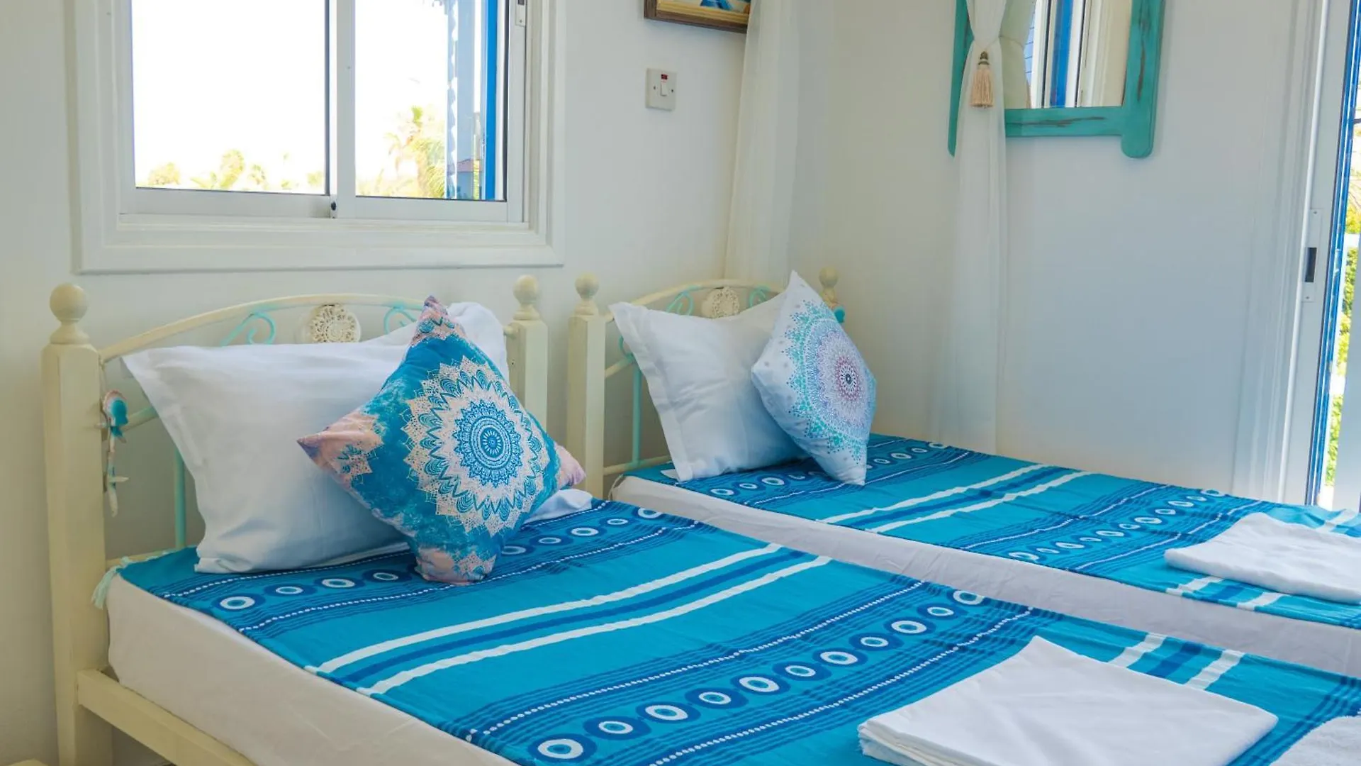 Greek Island Style 2 Bedroom Villa With Pool Next To The Sea Larnaca Cyprus