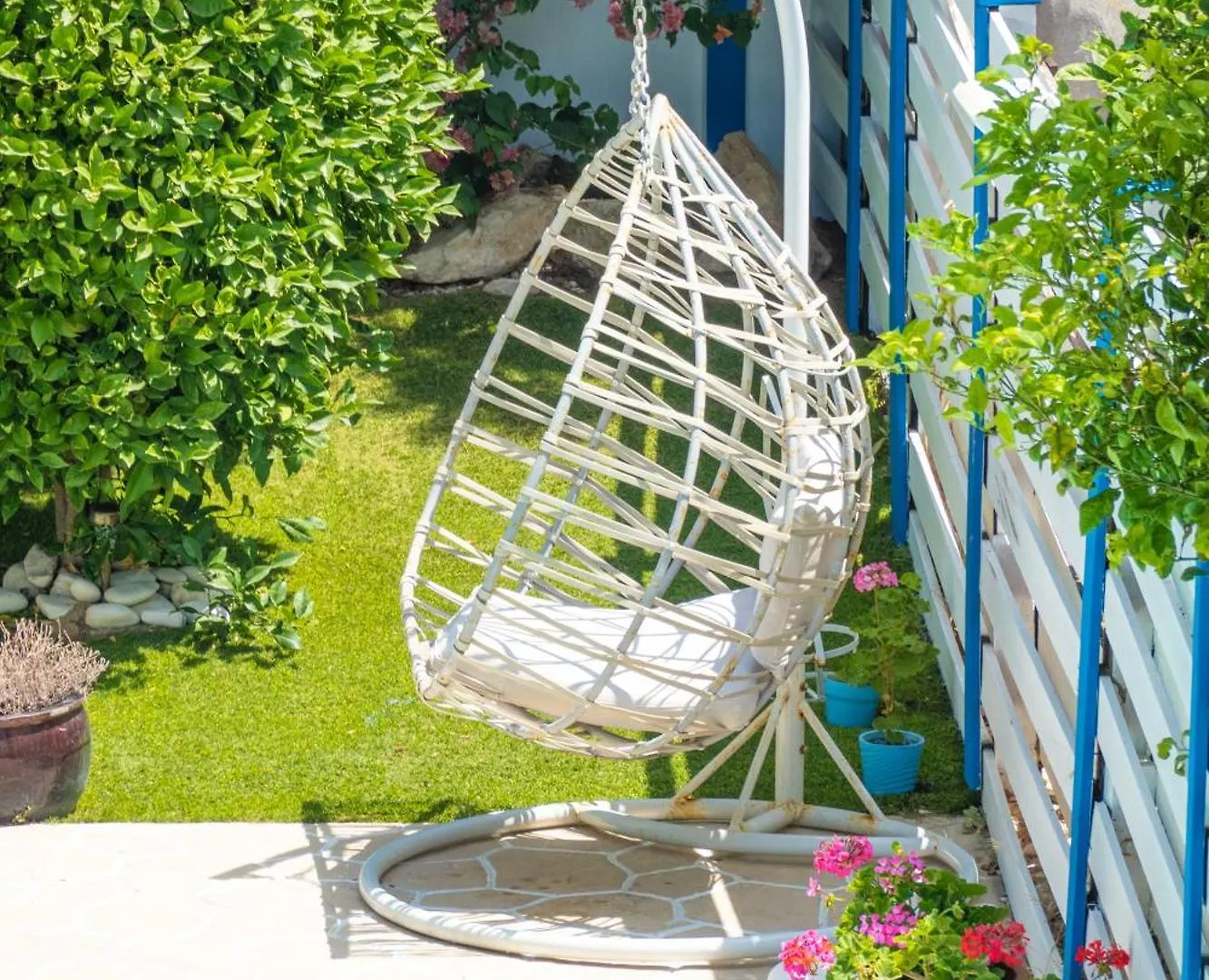 Greek Island Style 2 Bedroom Villa With Pool Next To The Sea Larnaca